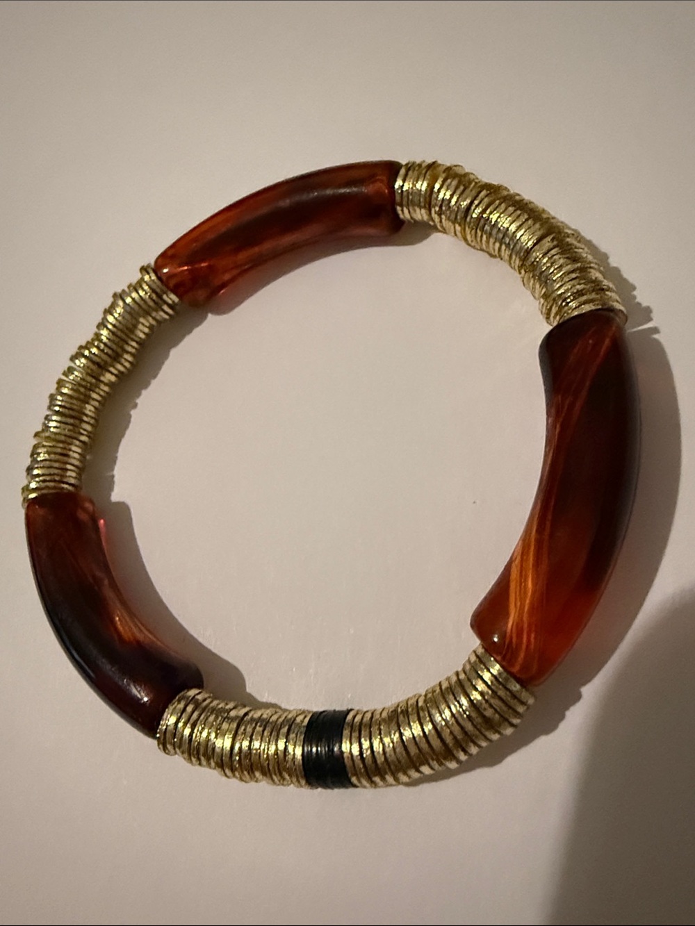 Allie+Bess Resin & Gold Coil Stretch Zo Bracelet Set of 2, tortoise and brown - Picture 5 of 6